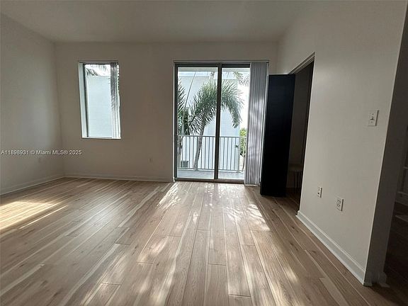 5th image of 2142 Van Buren St #Townhouse