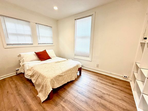 5th image of 219 Dwight St #1