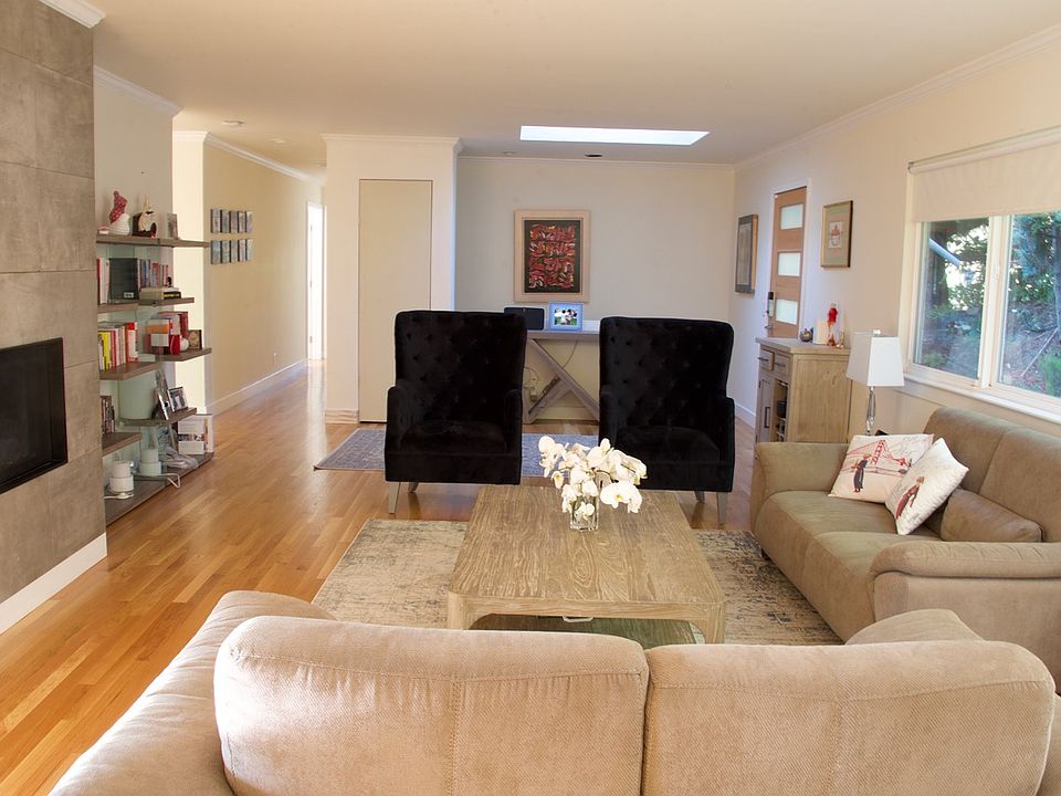 2nd image of 295 Vista Grande