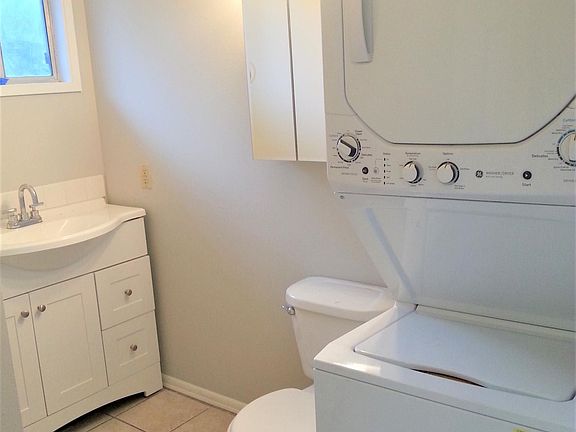 5th image of 6720 NE Madison St #B