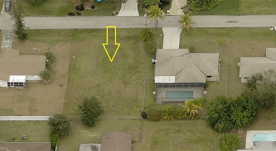 1st image of 620 SE 32nd Ter