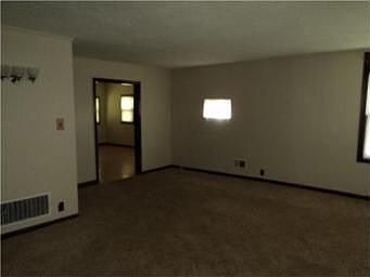 5th image of 3224 Booth Ave
