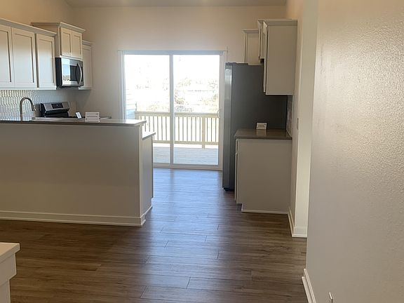 4th image of 1100 Westview Dr #1