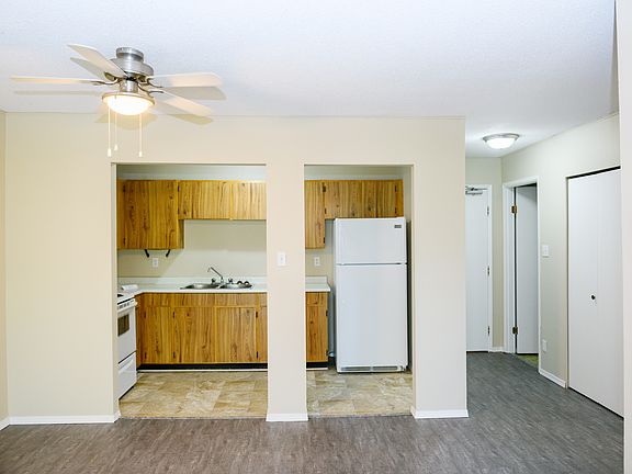 4th image of 4801 Sunset Dr