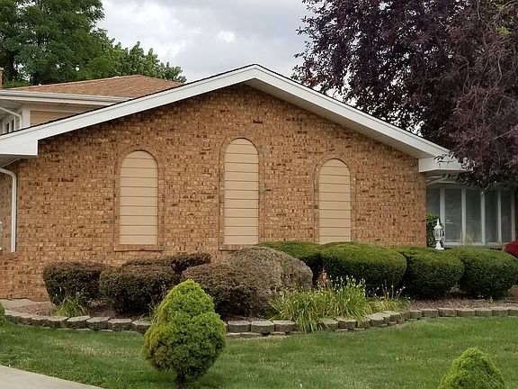 2nd image of 8751 Willow Dr