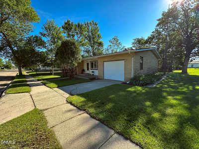 209 S 10th St, Wishek, ND, 58495