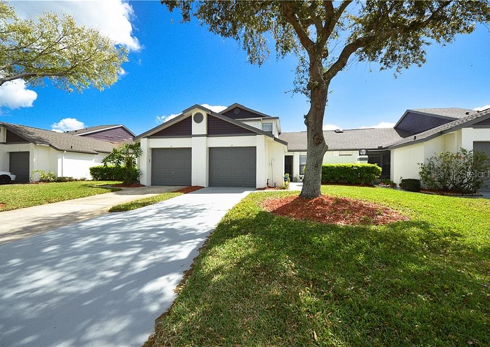 1st image of 14 Lakepointe Cir