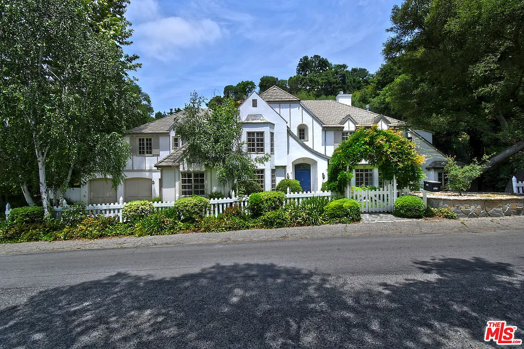 5 bed, 6.0 bath, 6028 sqft, $15,999 — Photo 4