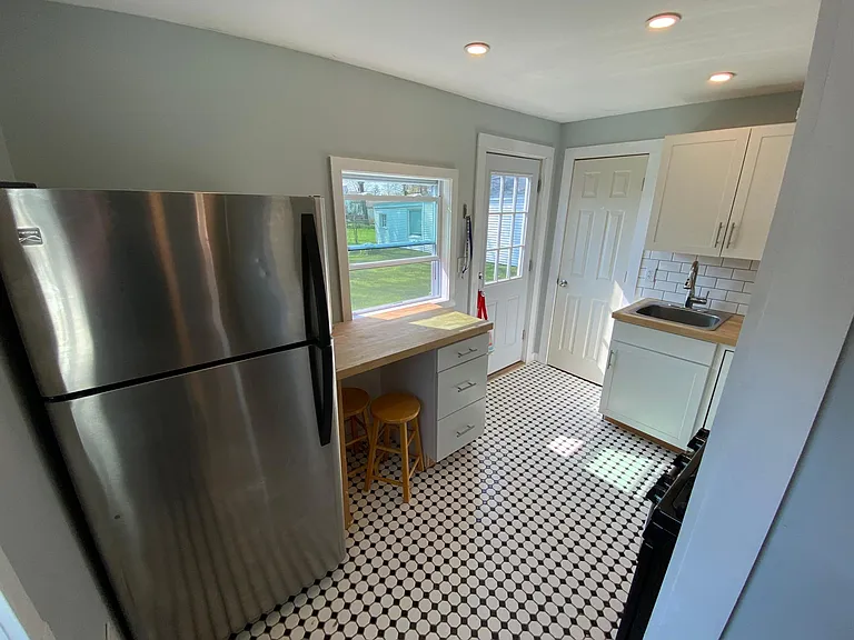 3 Genesee Ave — Photo 6