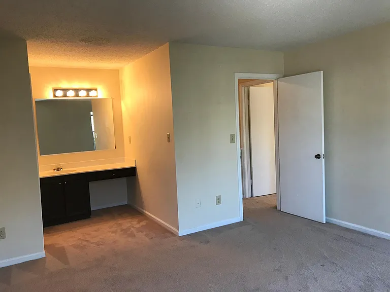 4664 Genoa Cir — Photo 12