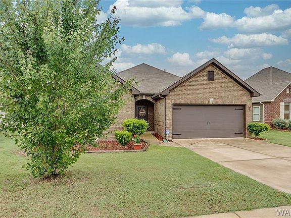 2nd image of 1309 Maxwell Cir