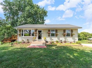 8235 NW Kidder Rd, Kidder, MO 64649