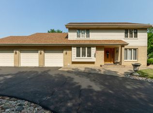 703 Brougham Ln, Oak Brook, IL 60523