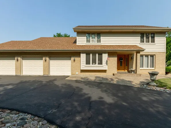 703 Brougham Ln, Oak Brook, IL 60523