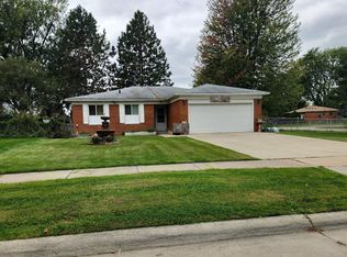 33569 Breckenridge Dr, Sterling Heights, MI 48310