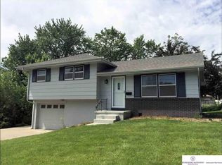 12204 R St, Omaha, NE 68137