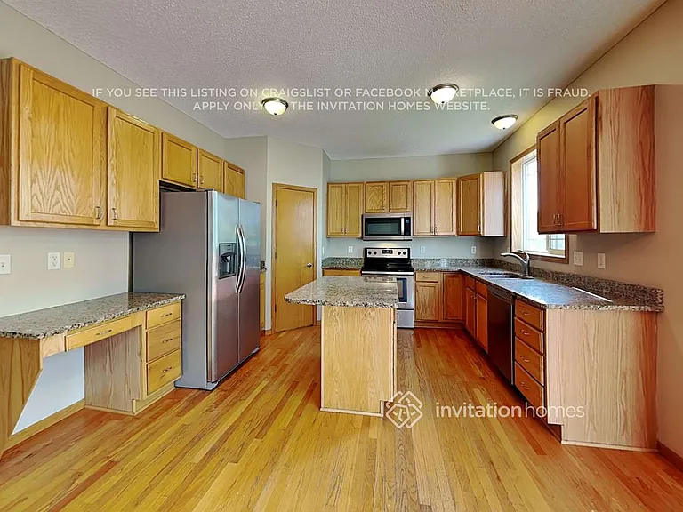 828 Bridle Creek Dr — Photo 8