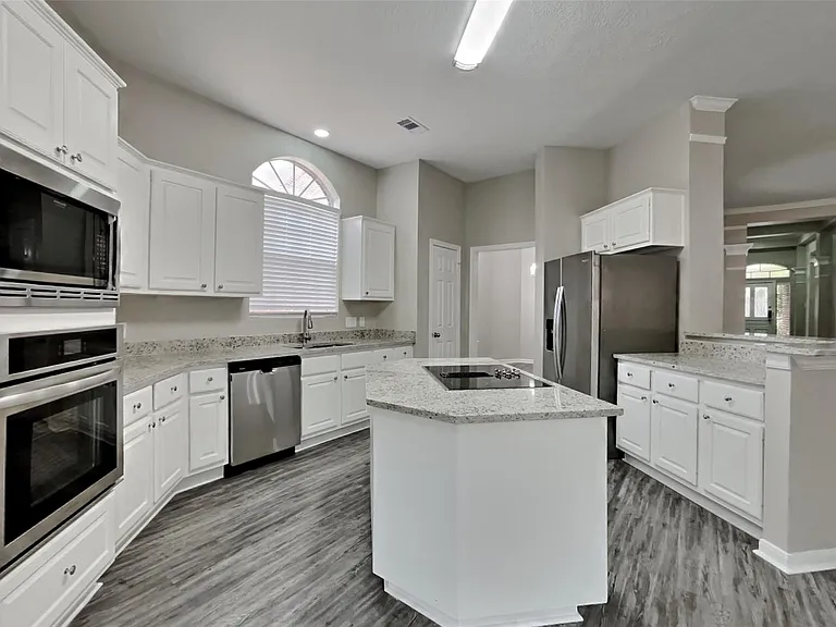3922 Wildwood Valley Ct — Photo 4