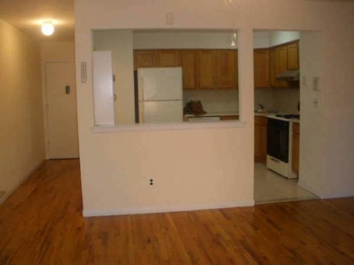 1st image of 474 Ovington Ave APT 1b