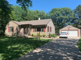 1060 N 2nd St, Seward, NE 68434