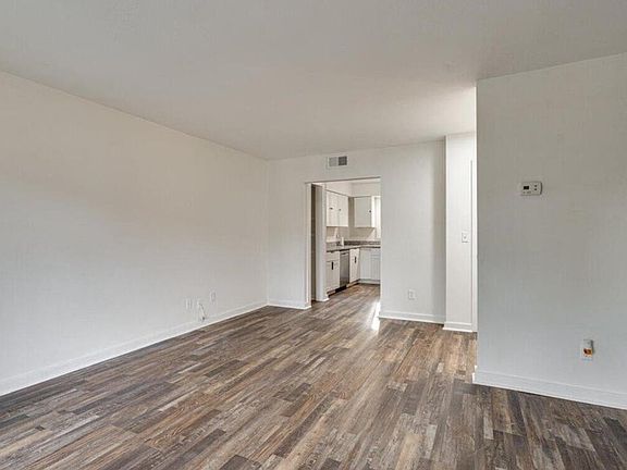 5th image of 709 Summitt Ave