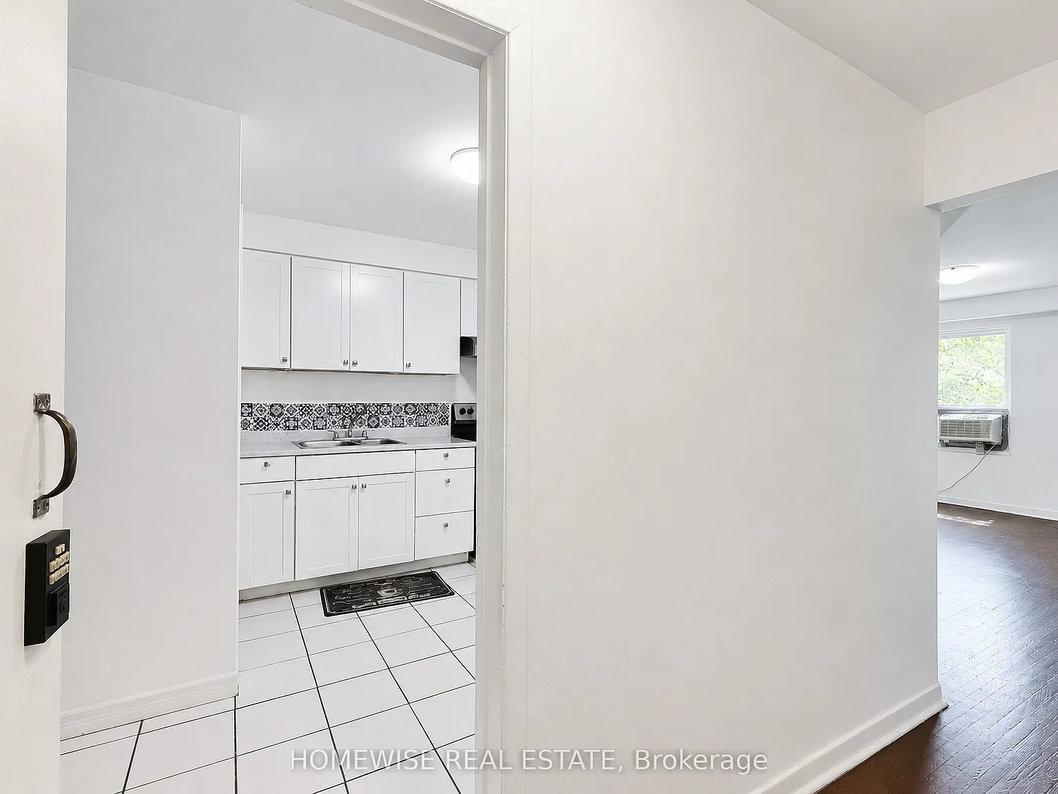 3 bed, $2,750 — Photo 2