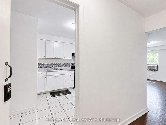 2nd image of 961A Eglinton Ave W