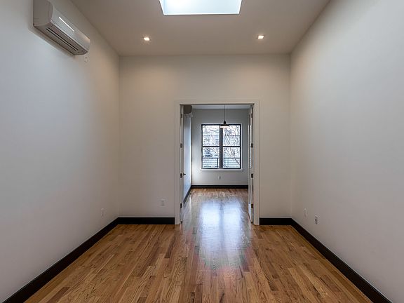 2nd image of 302 Stanhope St APT 3R