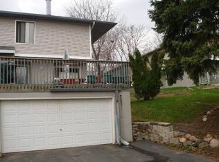 1149 Trailwood S, Hopkins, MN 55343