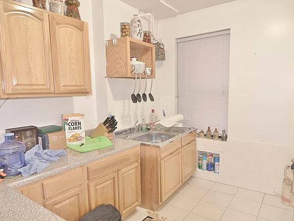 5th image of 573 Isham St APT 26