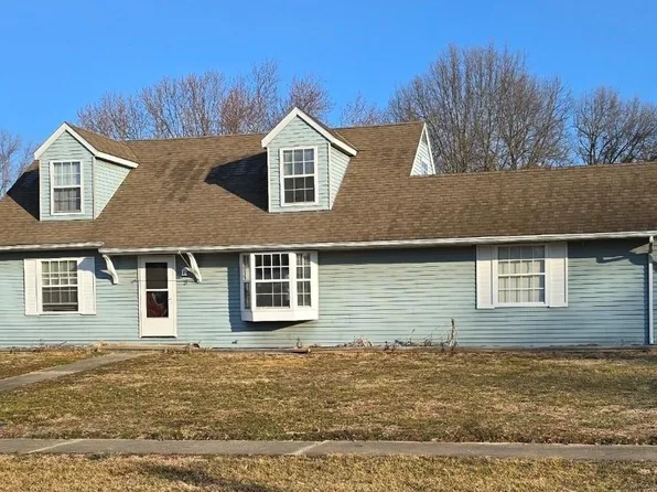 9 Jamestown Cir, Riverton, IL 62561