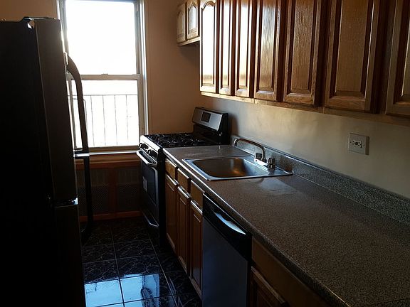 3rd image of 14210 Roosevelt Ave APT 506
