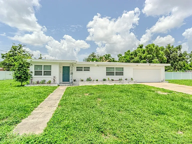 8706 Ruth Pl — Photo 4