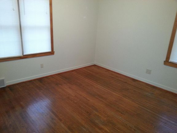 2nd image of 185 Victoria Blvd