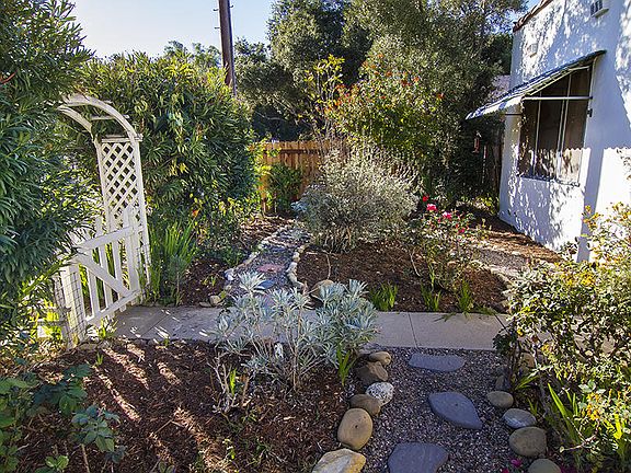 3rd image of 216 E Eucalyptus St