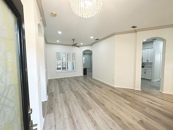 2nd image of 1372 Chessington Cir