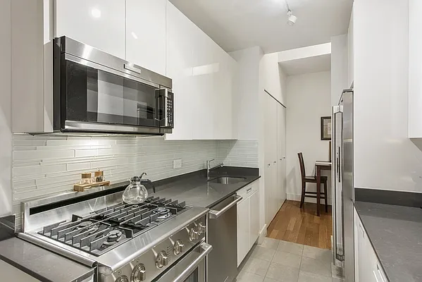 Sold by Nest Seekers International | media 4