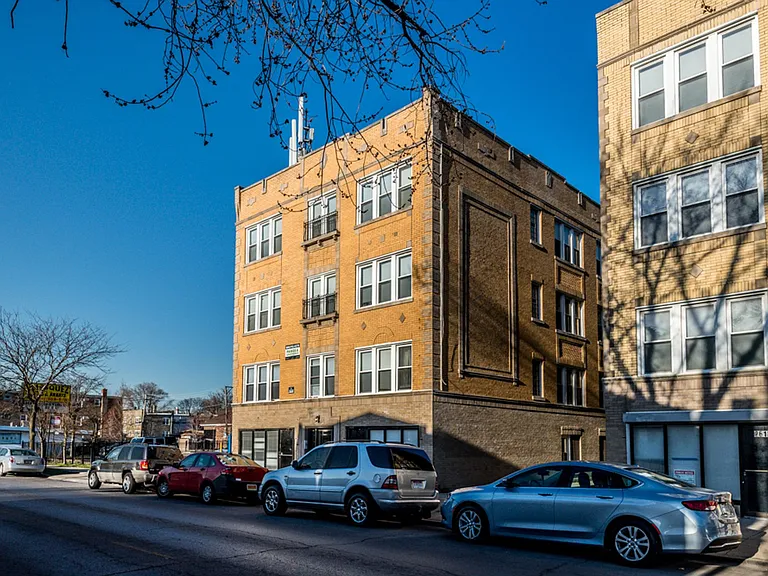 2610 N Laramie — Photo 19