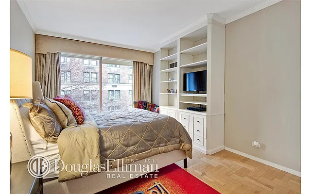 Rented by Douglas Elliman | media 36