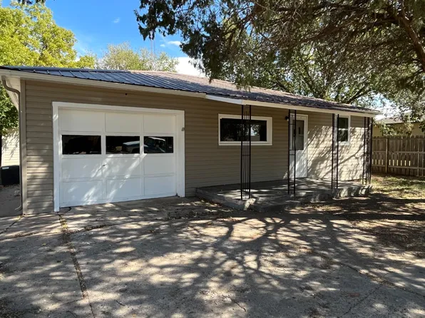 210 S Hudson Ave, Oakley, KS 67748