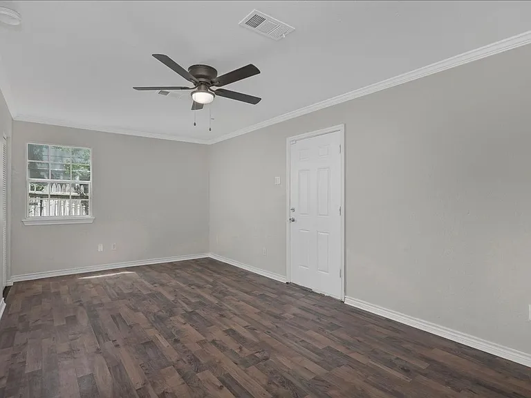 2202 Brook Ave — Photo 18