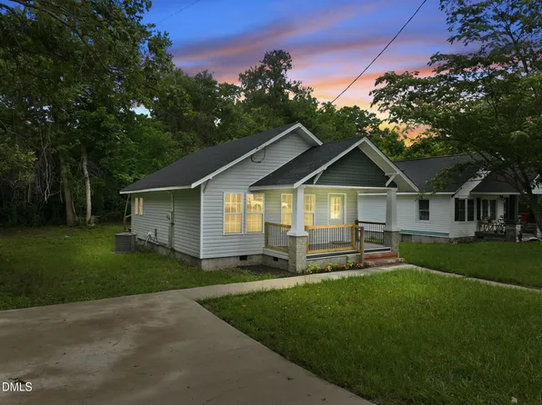 98 S Fayetteville St, Parkton, NC 28371