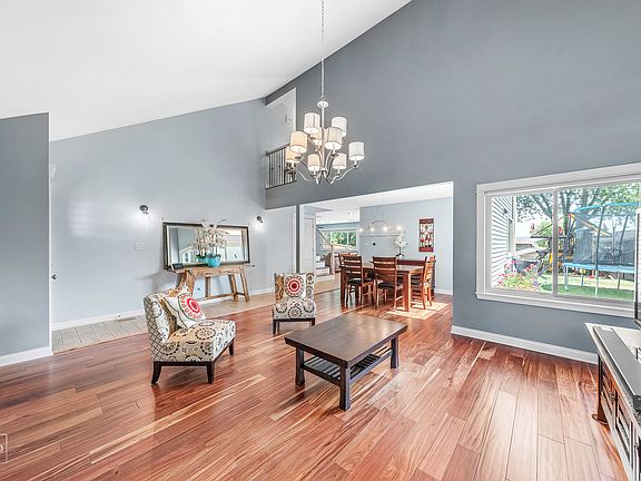 3rd image of 5801 E Beverly Cir