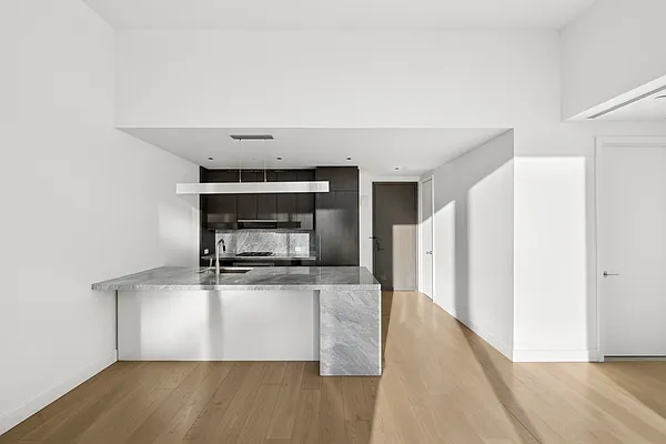 Rented by SERHANT. | media 4