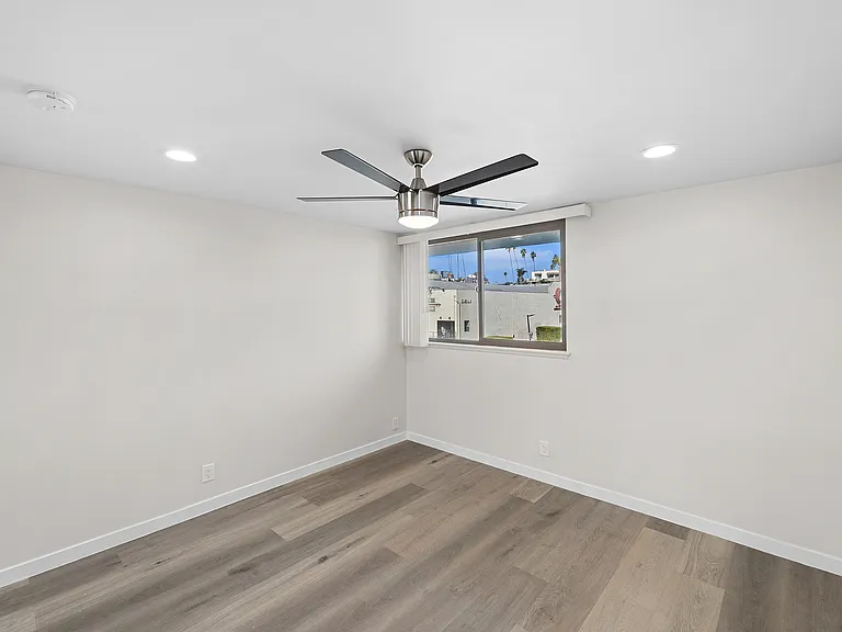 Surf Terrace — Photo 19