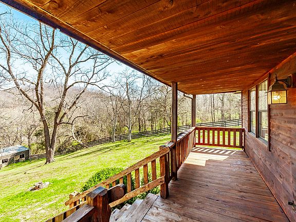 8th image of 655 Cummings Ln