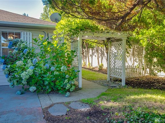 3rd image of 2169 NE Kevos Pond Dr