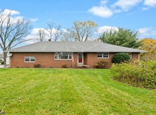 32 Union Rd, Clinton, NJ 08809