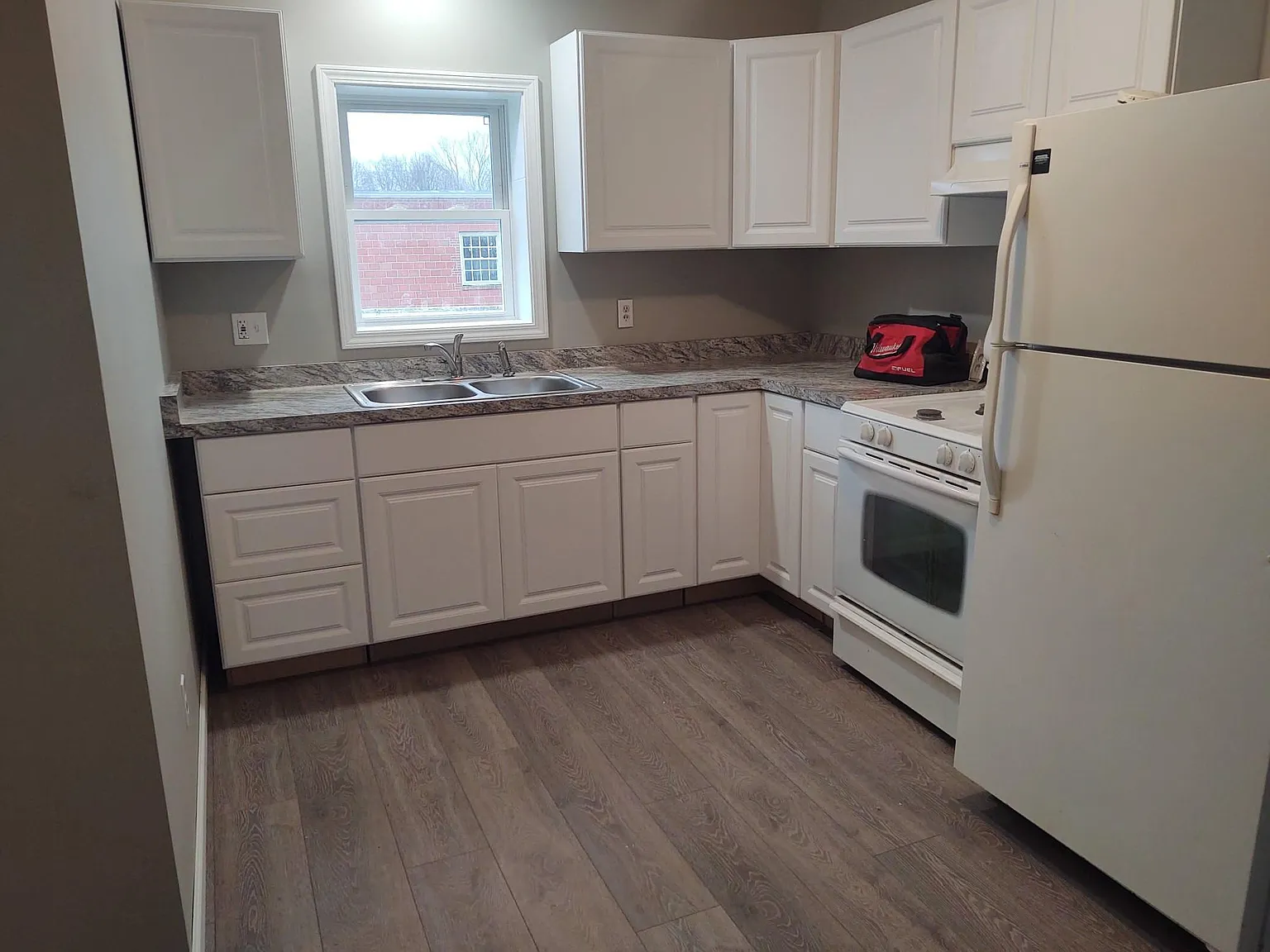 2 bed, 850 sqft, $1,200 — Photo 4
