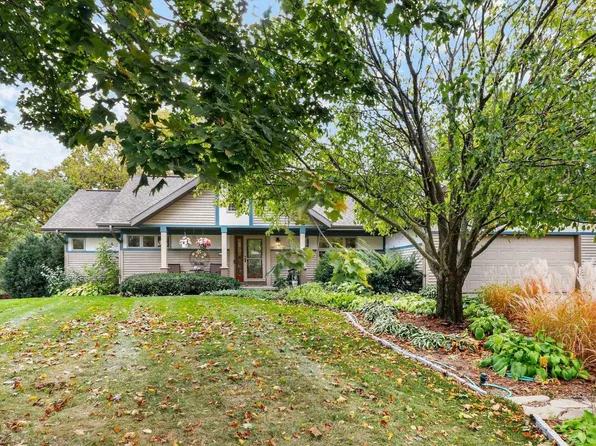 5611 Chestnut Lane, Mcfarland, WI 53558